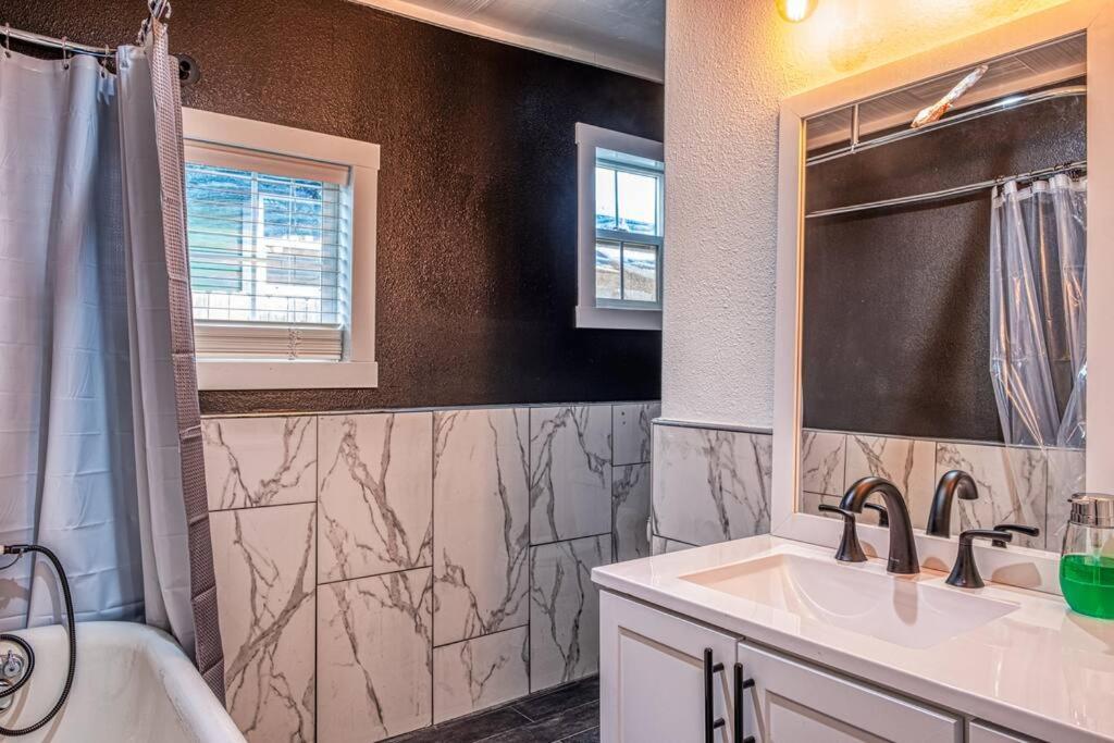 새크라멘토 4Br Victorian Walk To Uc Davis & Shriner Med Cen 빌라 외부 사진