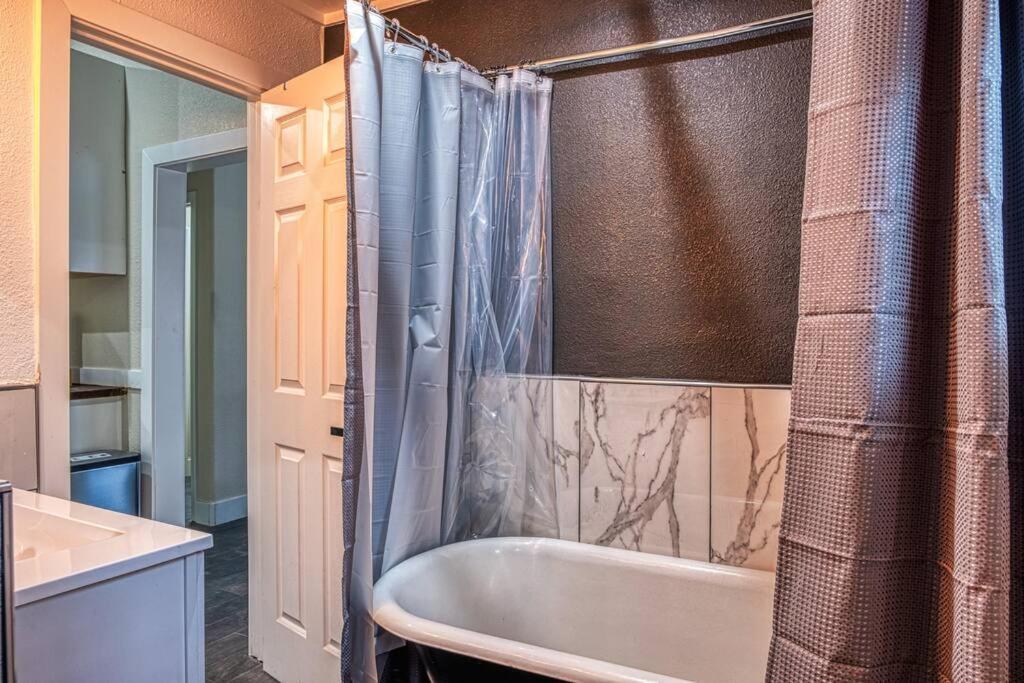 새크라멘토 4Br Victorian Walk To Uc Davis & Shriner Med Cen 빌라 외부 사진